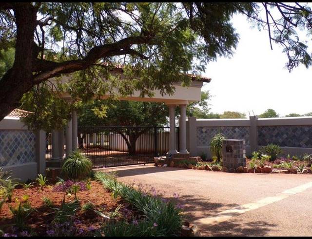 LAND FOR SALE IN KAMEELDRIFT EAST